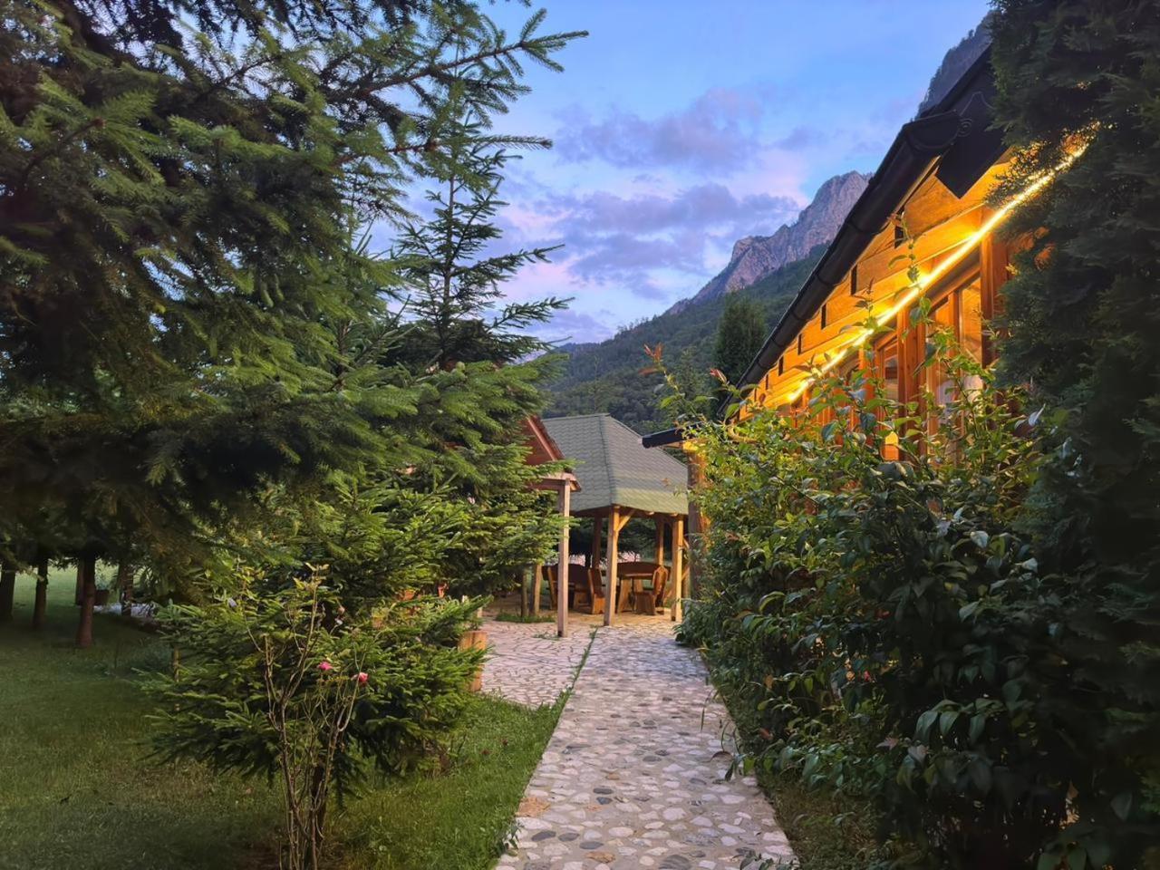Valbona Relax 호텔 외부 사진