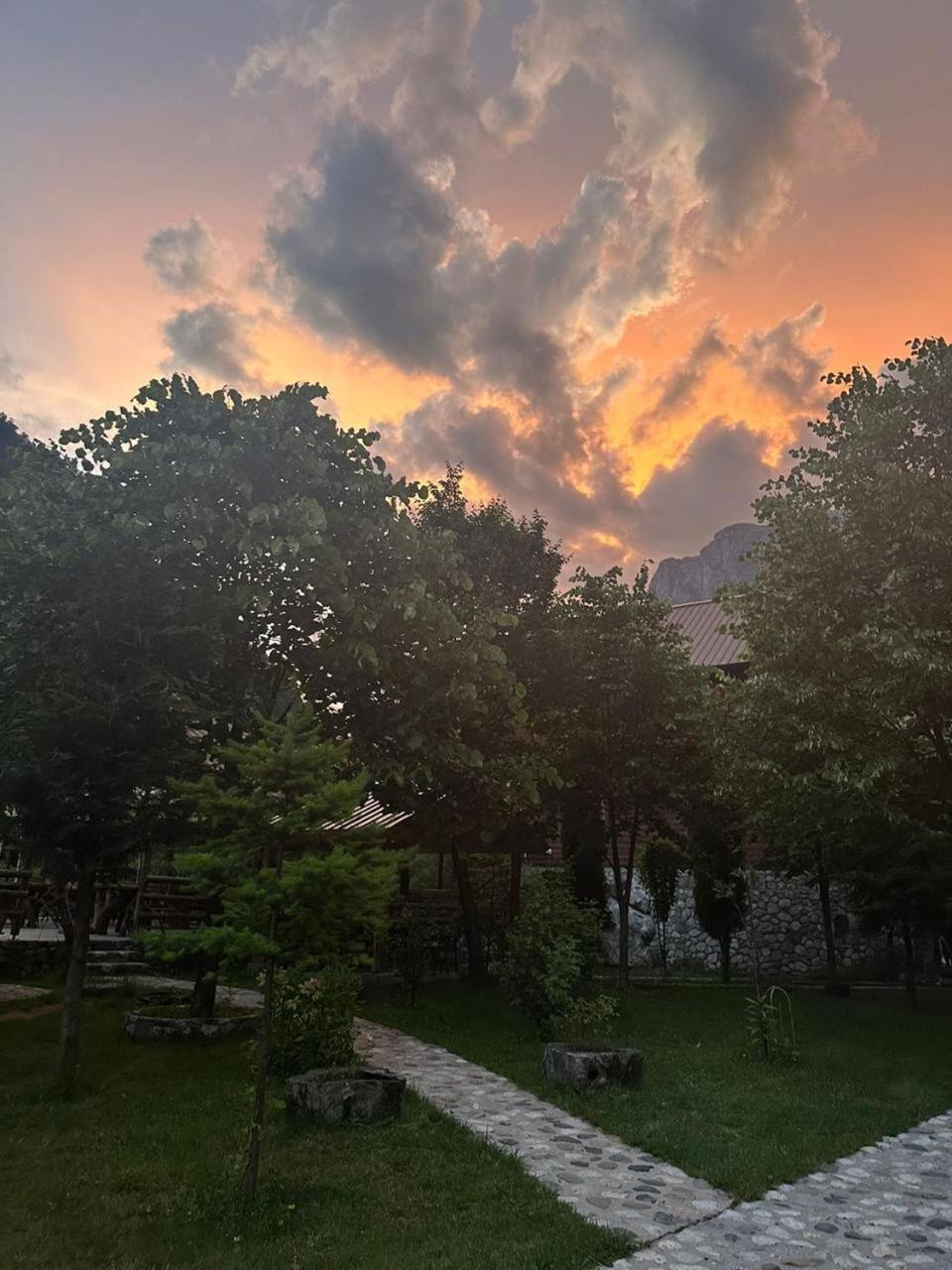 Valbona Relax 호텔 외부 사진